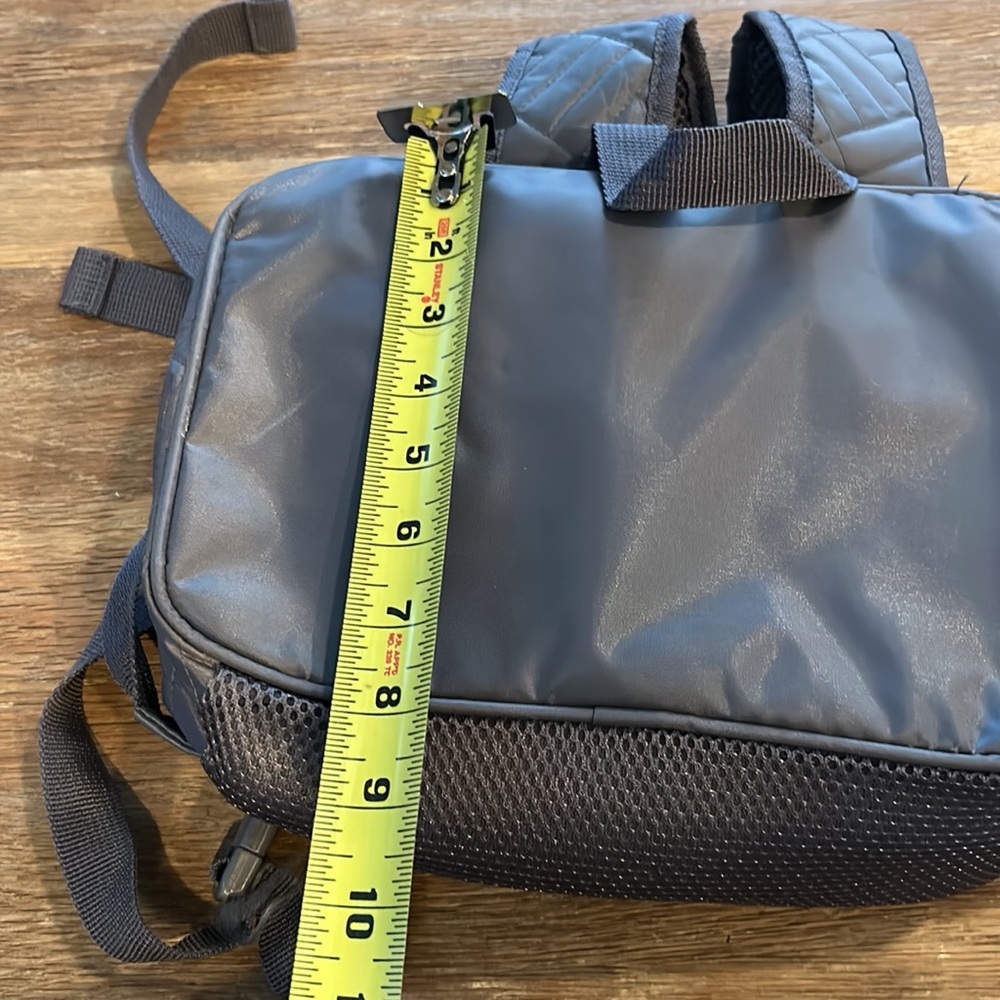 Small animal backpack carrier. Looks very clean - Picture 8 of 13